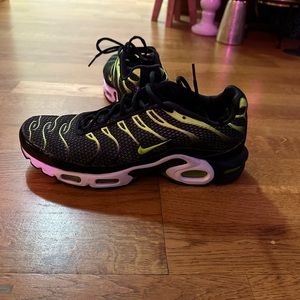 Nike Air Max Plus gently used